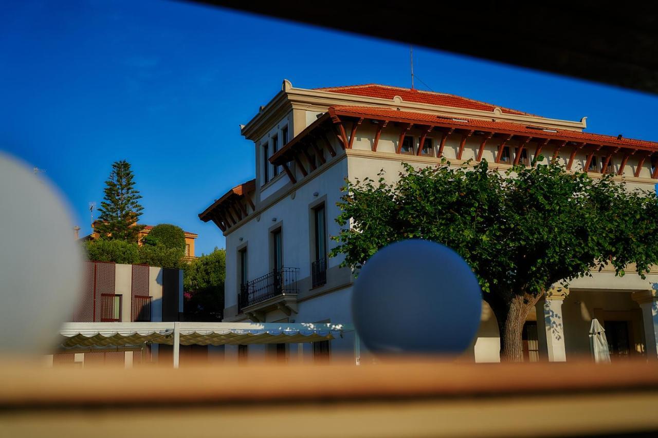 Hotel Arrey Alella Bagian luar foto