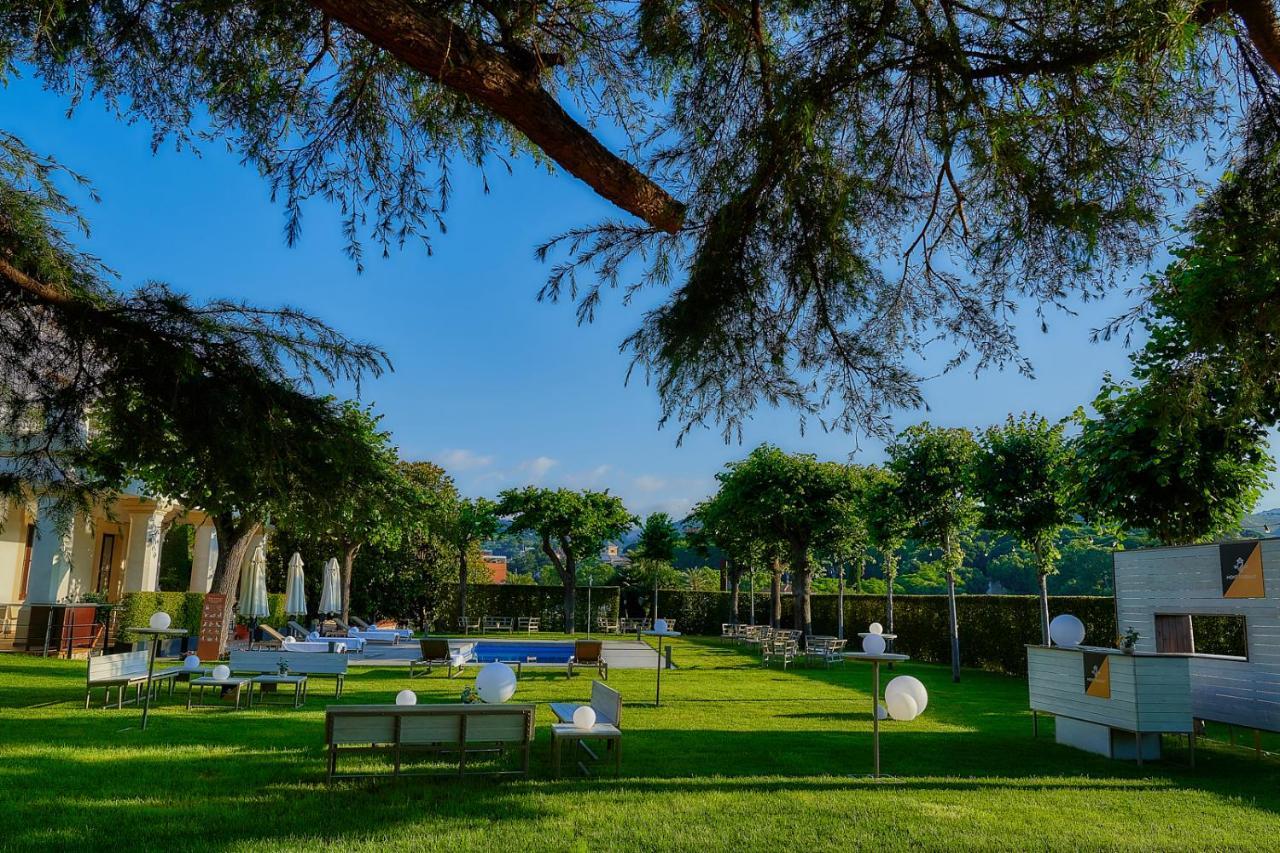 Hotel Arrey Alella Bagian luar foto