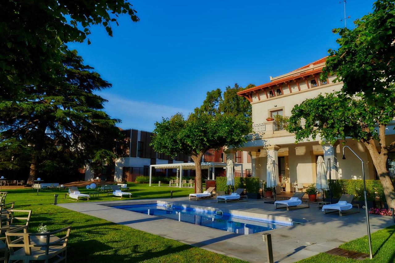 Hotel Arrey Alella Bagian luar foto