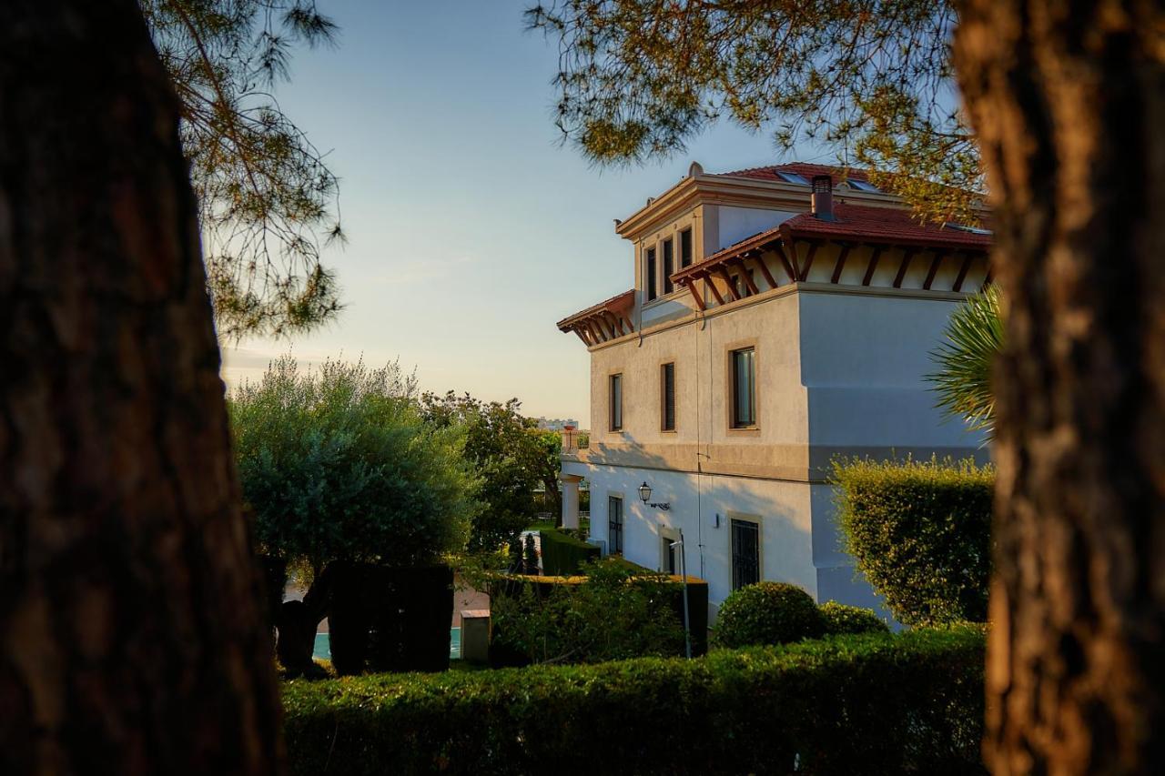 Hotel Arrey Alella Bagian luar foto
