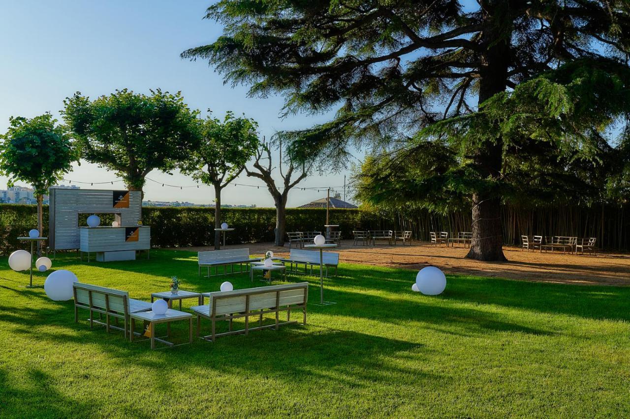 Hotel Arrey Alella Bagian luar foto